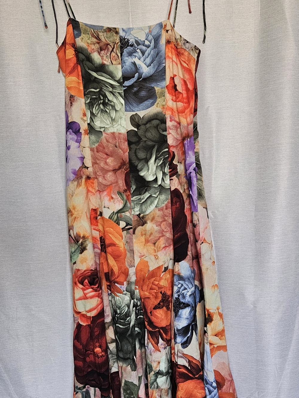 Alice + Olivia Jeanette Pleated Floral-Print Crepe de Chine Midi Dress Size 4 - Picture 4 of 9